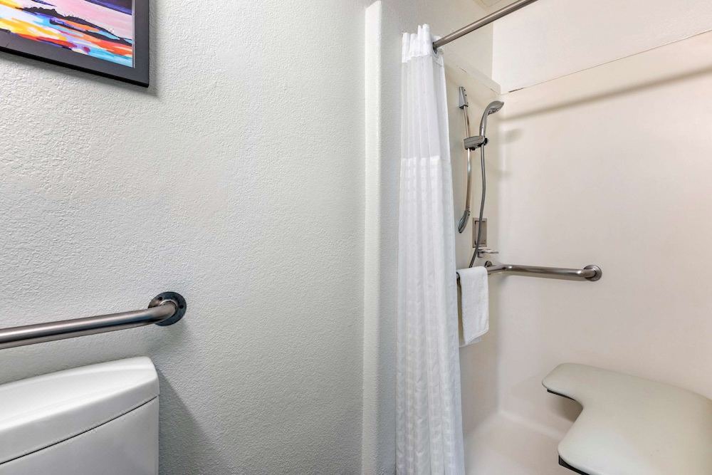 Photo of Bathroom in Miramar