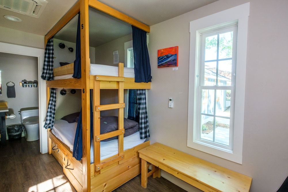 Photo of Livingroom in Bishop