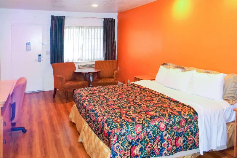 Photo of Bedroom in West Alameda