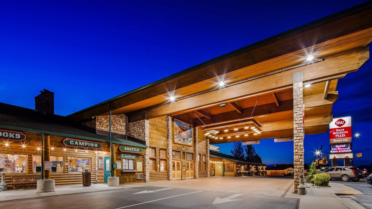 Photo of Buildings in Bryce Canyon