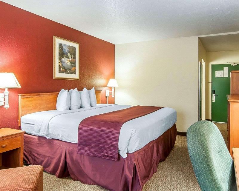 Photo of Bedroom in Lloyd District