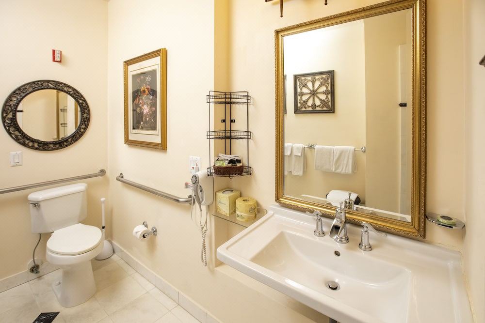 Photo of Bathroom in Telegraph Hill