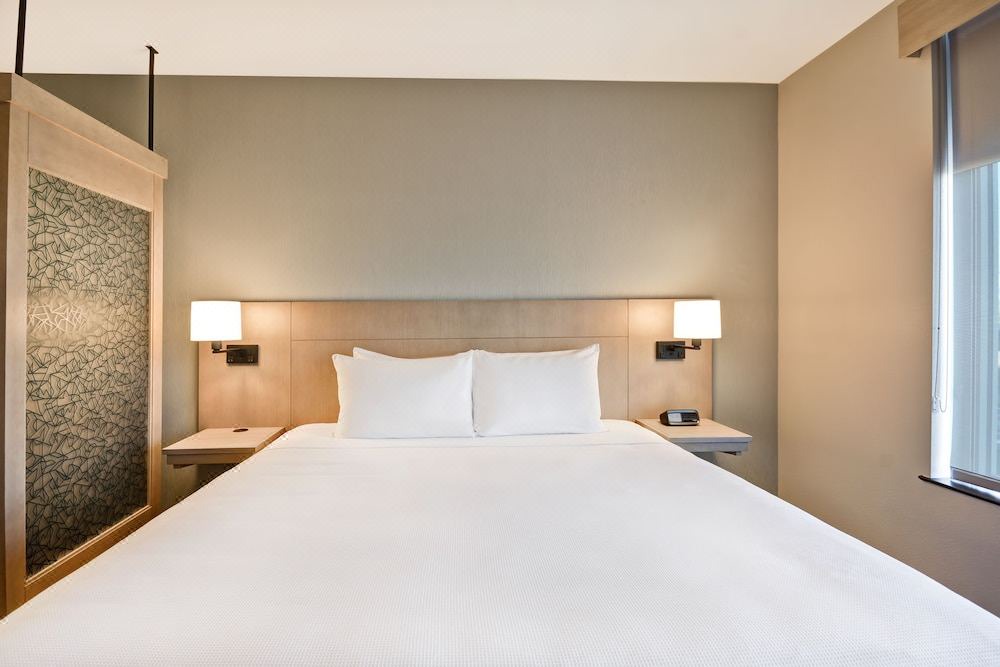 Photo of Bedroom in Raisin