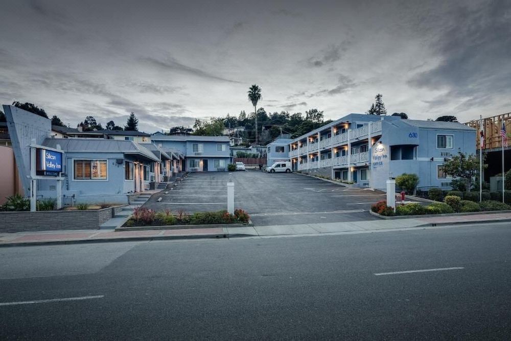 Photo of Buildings in Belmont