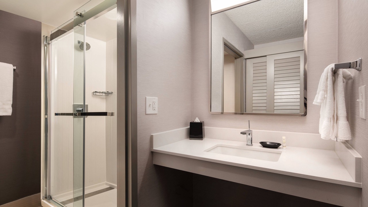Photo of Bathroom in Raisin