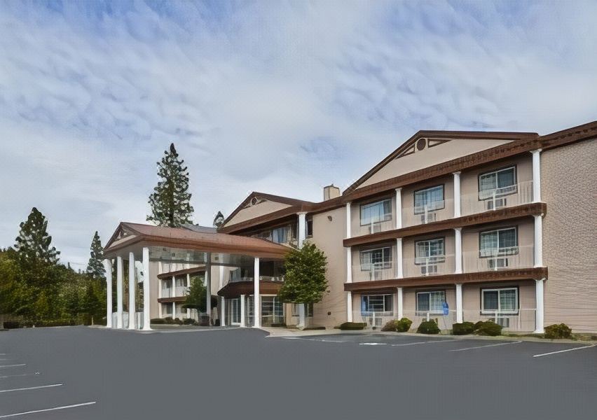 Photo of Buildings in Weed