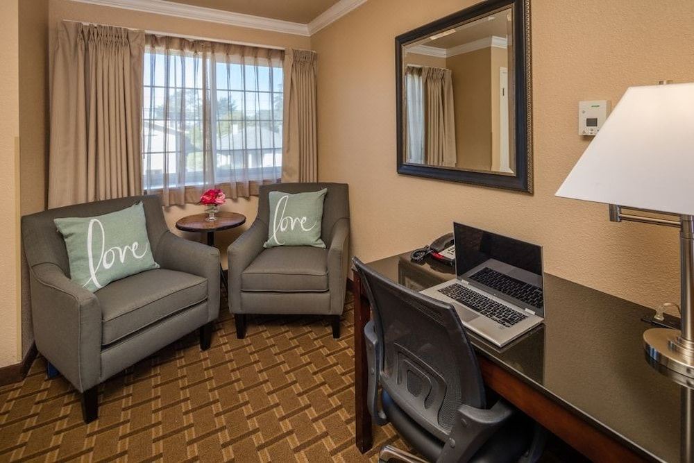 Photo of Livingroom in Downtown Monterey