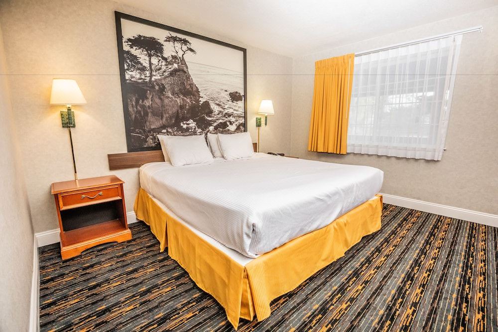 Photo of Bedroom in Munras Avenue