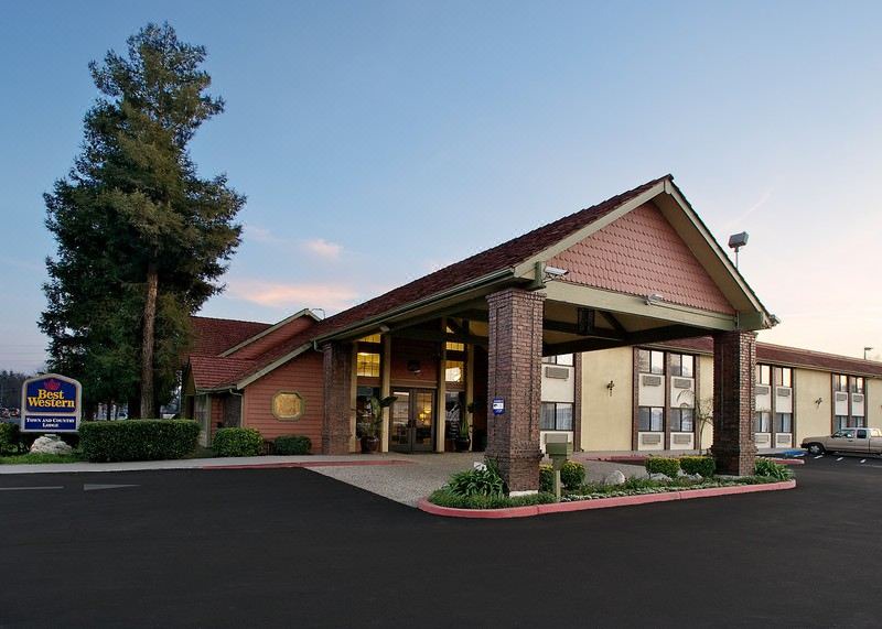 Photo of Buildings in Tulare
