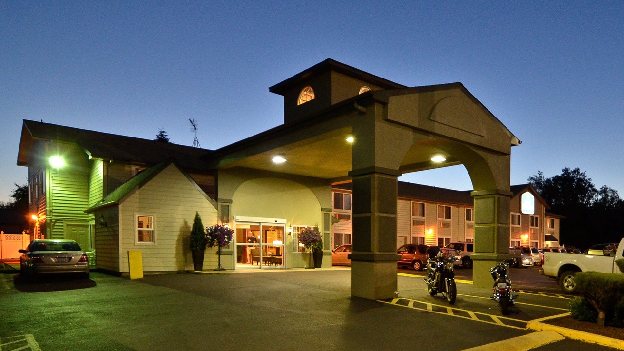Photo of Buildings in Cottage Grove