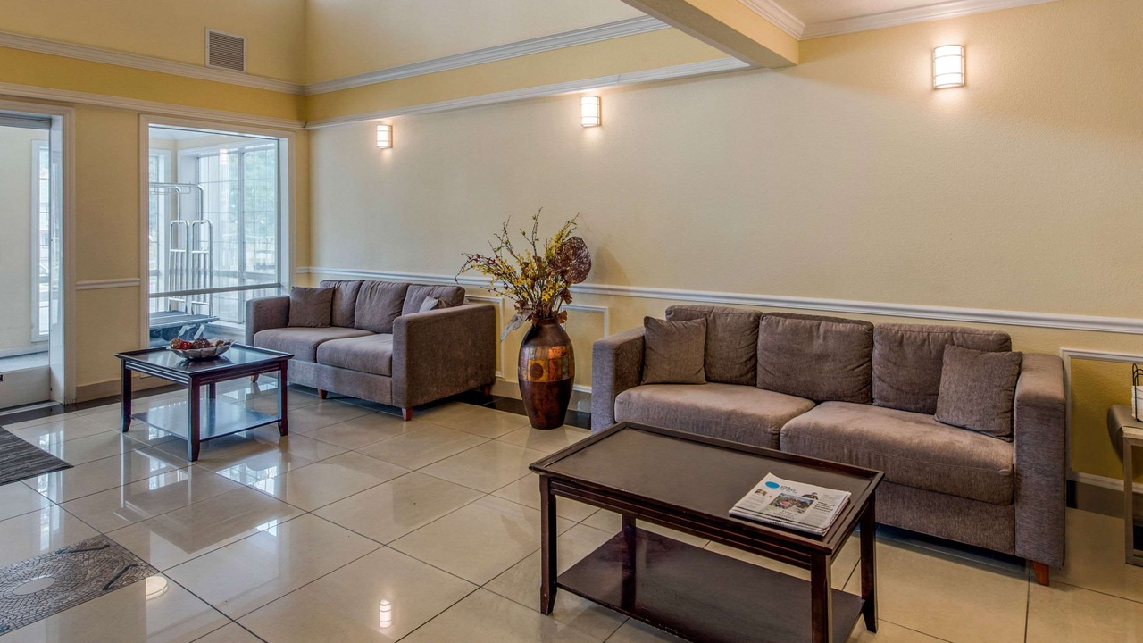 Photo of Livingroom in Weed