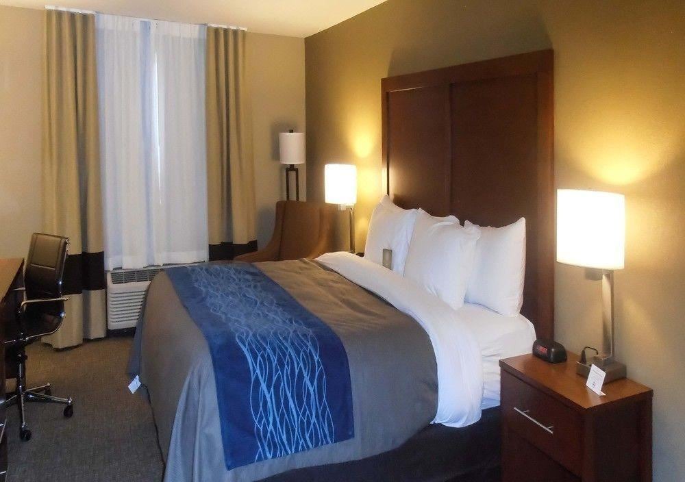 Photo of Bedroom in Roseburg