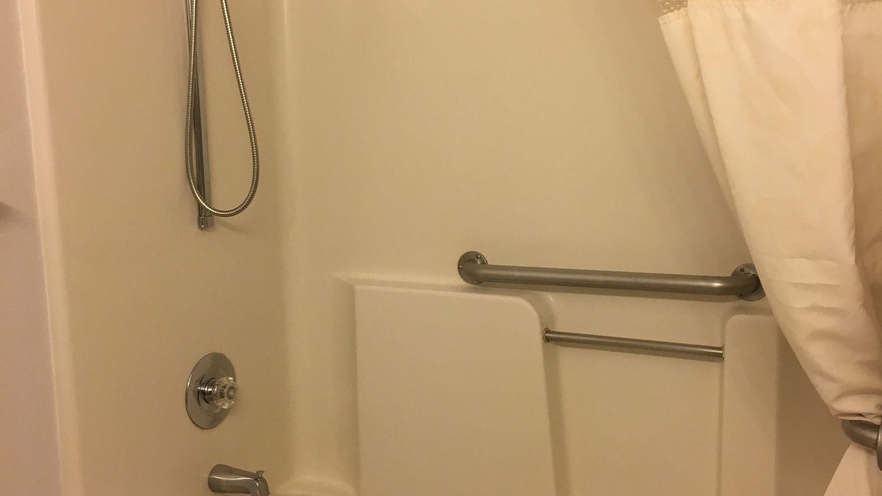 Photo of Bathroom in Cully