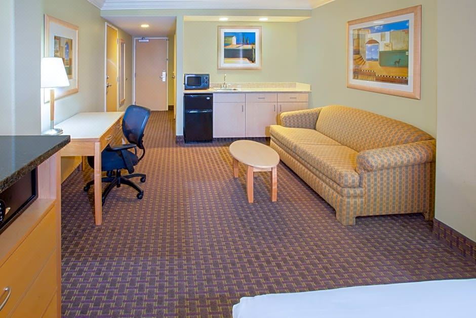 Photo of Livingroom in Nut Tree