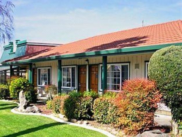 Photo of Buildings in Oakdale