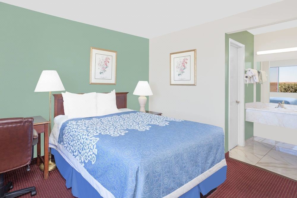 Photo of Bedroom in Lost Hills