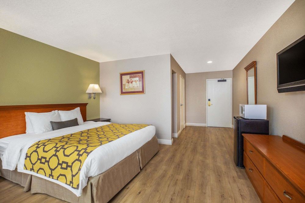 Photo of Bedroom in Tehachapi