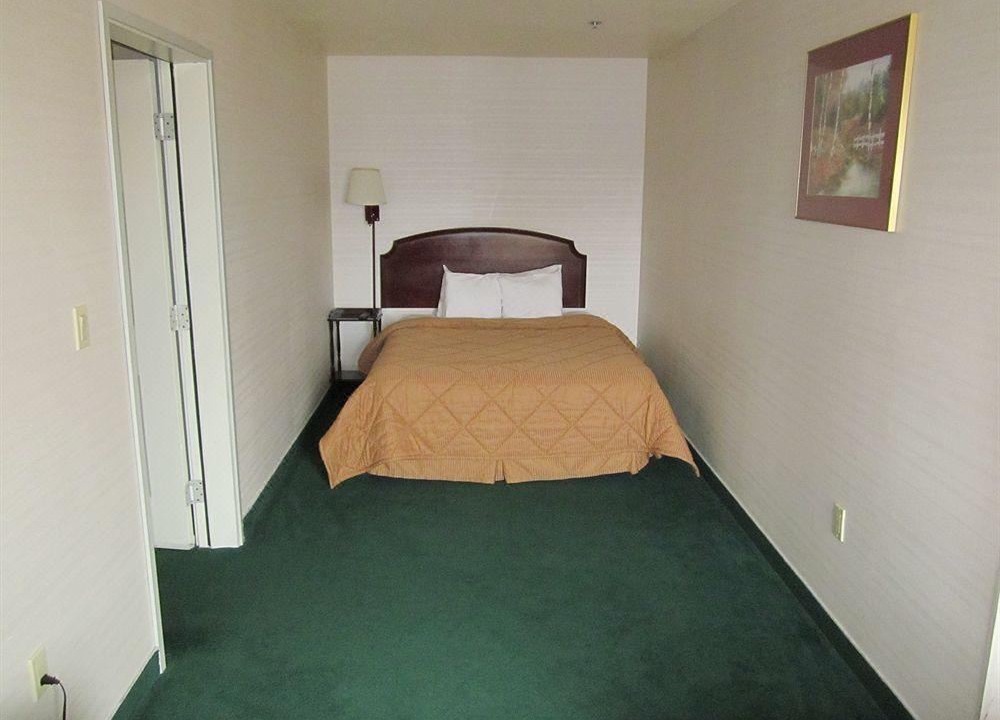 Photo of Bedroom in Roseburg