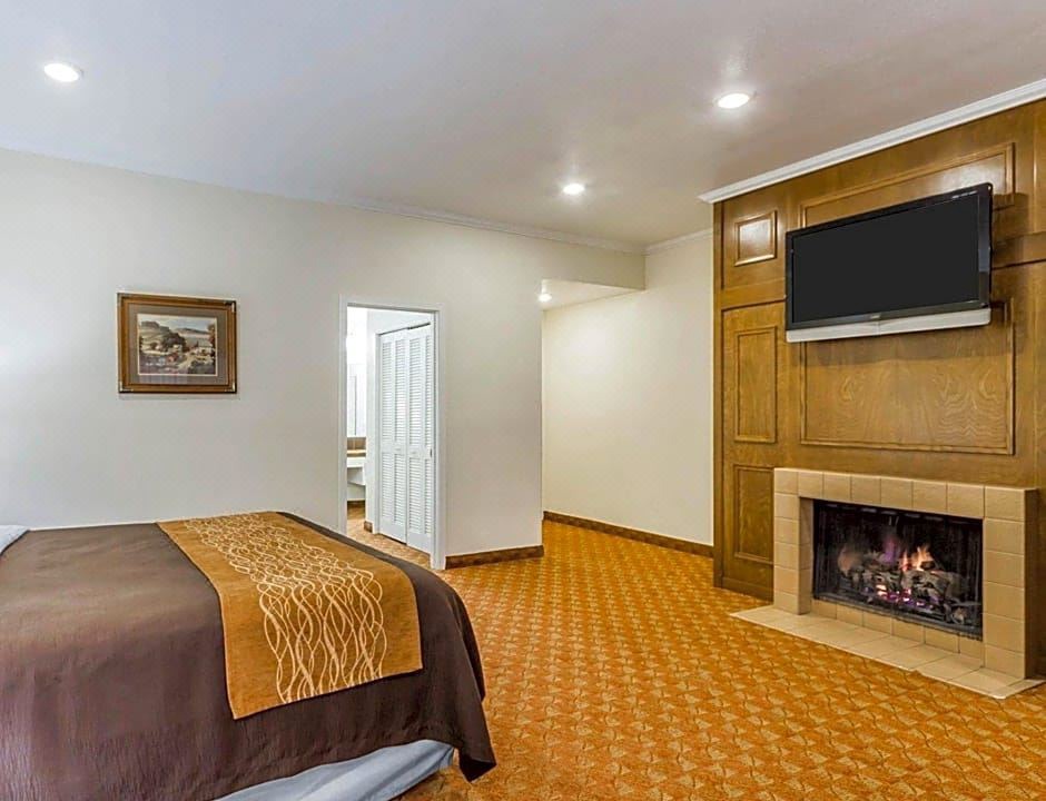 Photo of Livingroom in Monterey