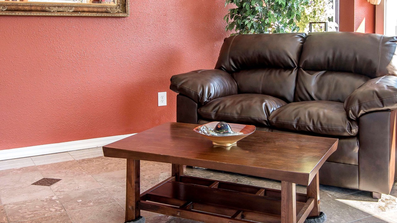 Photo of Livingroom in City Center Medford