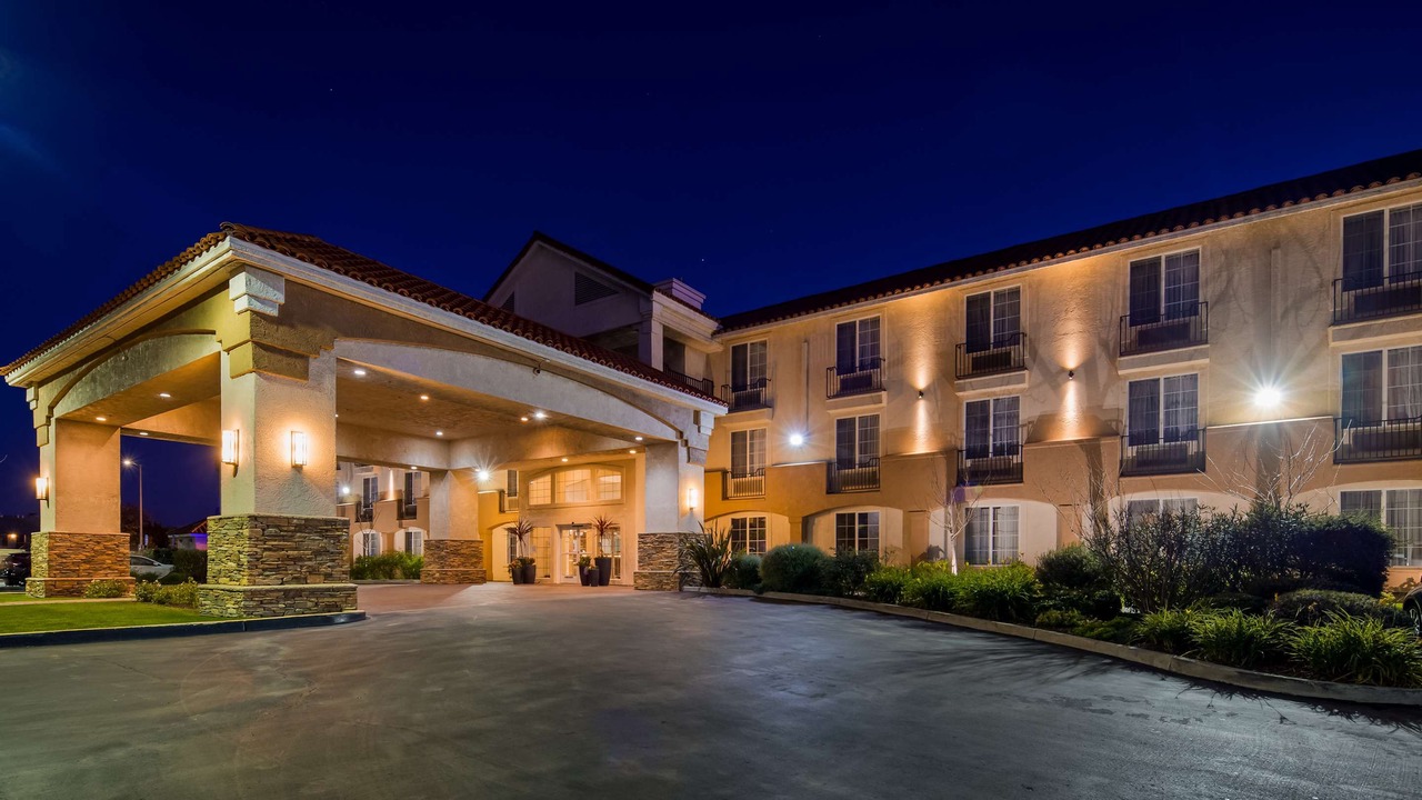 Photo of Buildings in Salinas