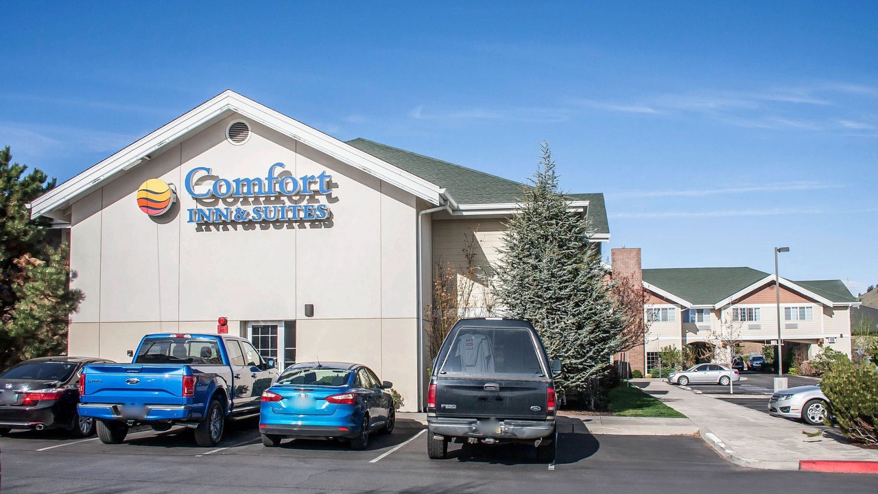 Photo of Buildings in Larkspur