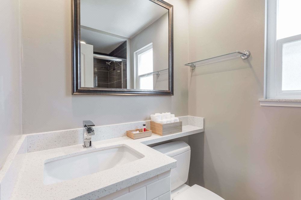 Photo of Bathroom in Central Berkeley