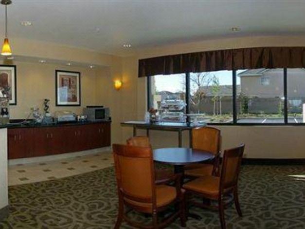 Photo of Livingroom in Dixon