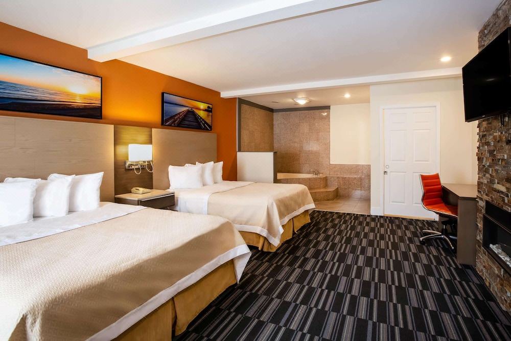 Photo of Bedroom in Munras Avenue