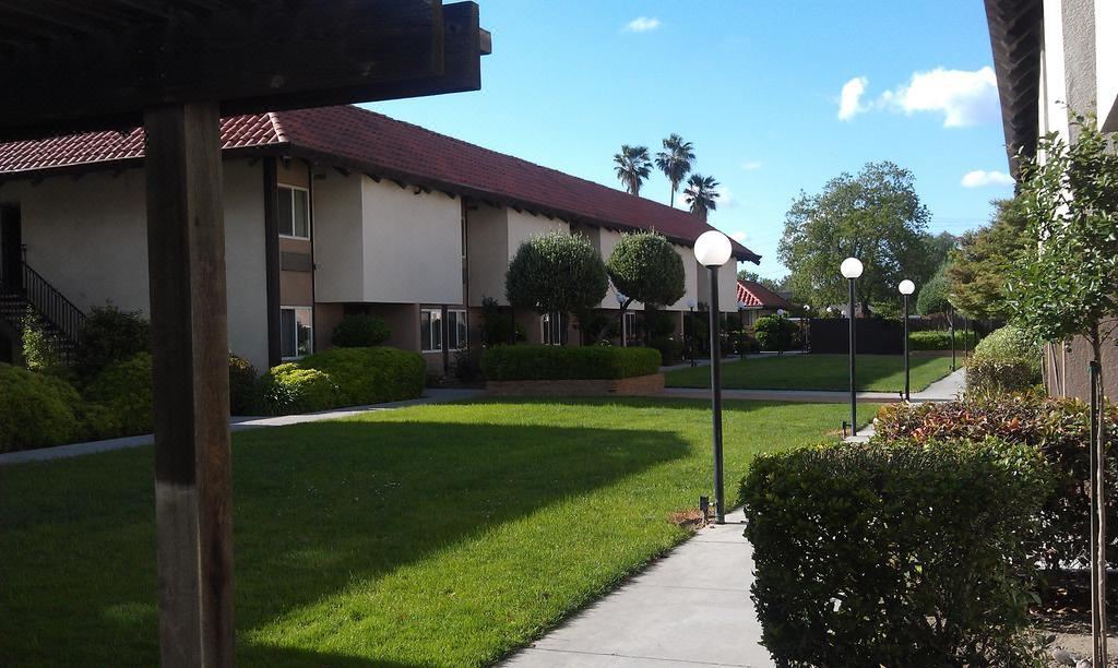 Photo of Buildings in Raisin