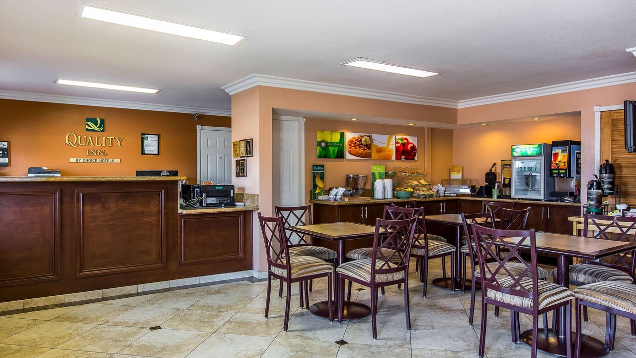 Photo of Livingroom in Lake Elsinore