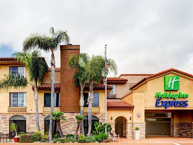 Photo of Buildings in Midway-Pacific Highway