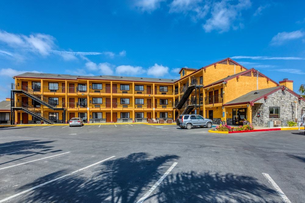 Photo of Buildings in Salinas