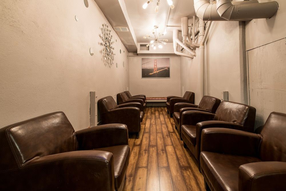 Photo of Livingroom in Lower Nob Hill