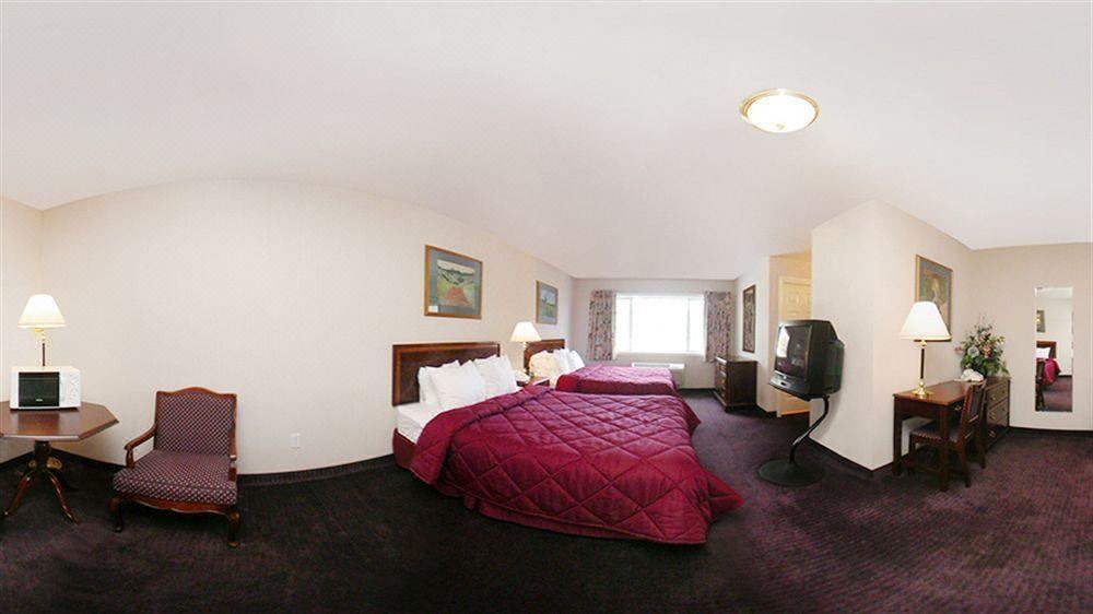 Photo of Bedroom in Weed