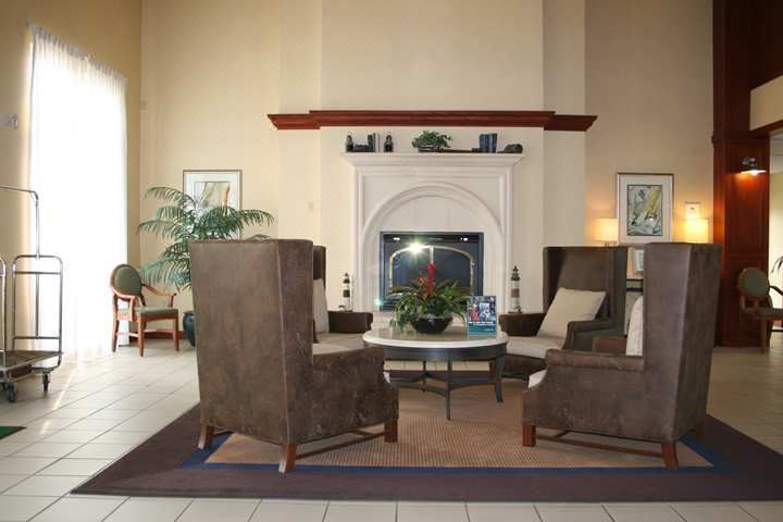 Photo of Livingroom in East Peralta