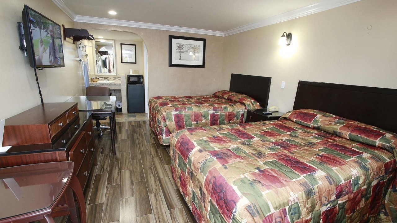 Photo of Bedroom in Orange