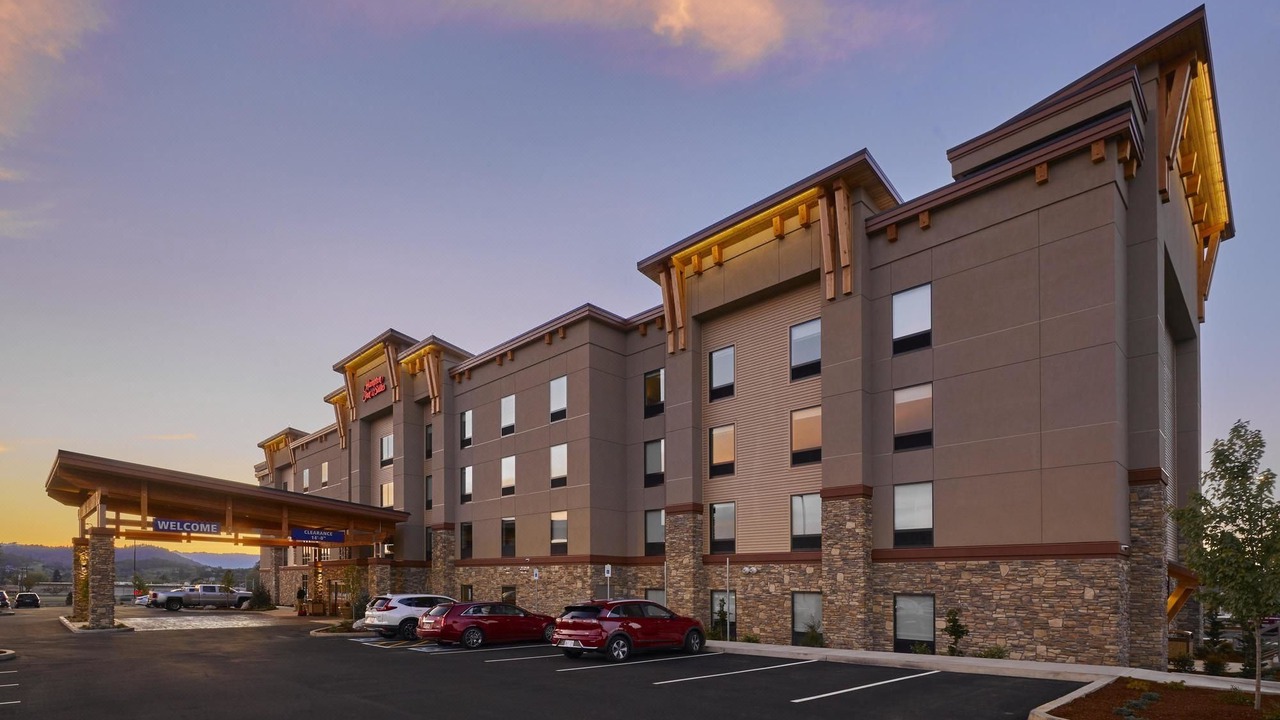 Photo of Buildings in Roseburg