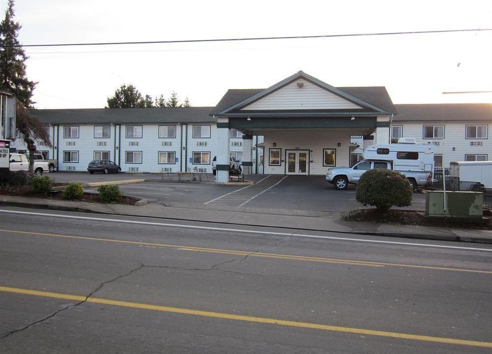 Photo of Buildings in Roseburg