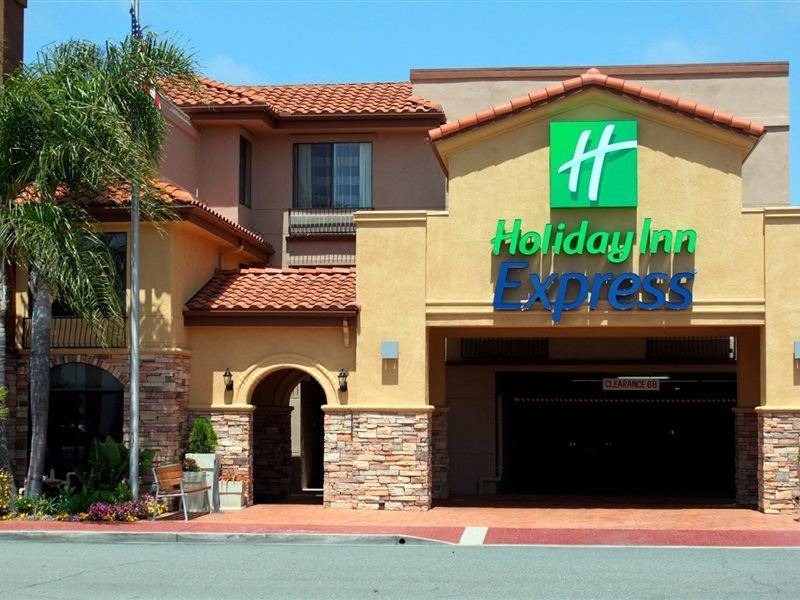 Photo of Buildings in Midway-Pacific Highway