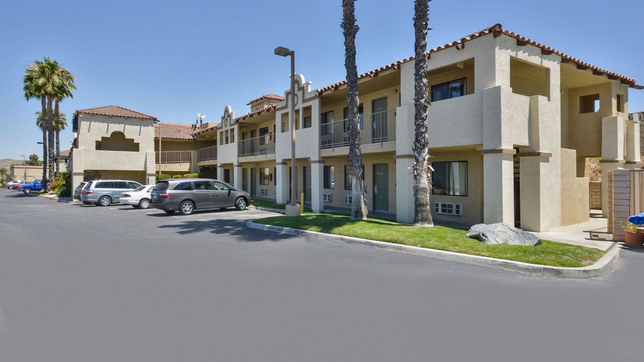 Photo of Buildings in Lake Elsinore