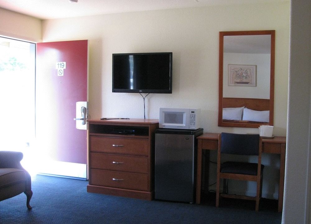 Photo of Livingroom in North Junior College Neighborhood Association