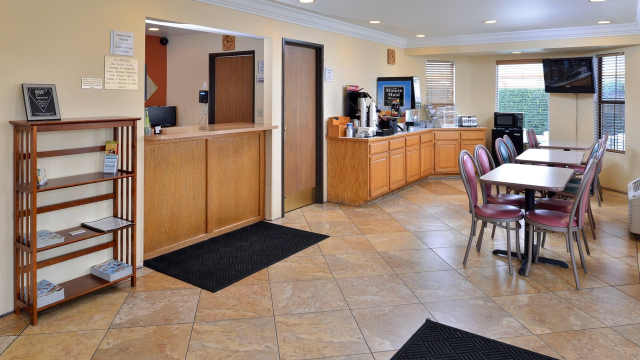 Photo of Livingroom in Corning