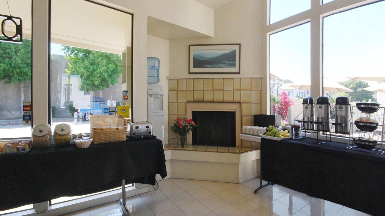 Photo of Livingroom in Lighthouse District