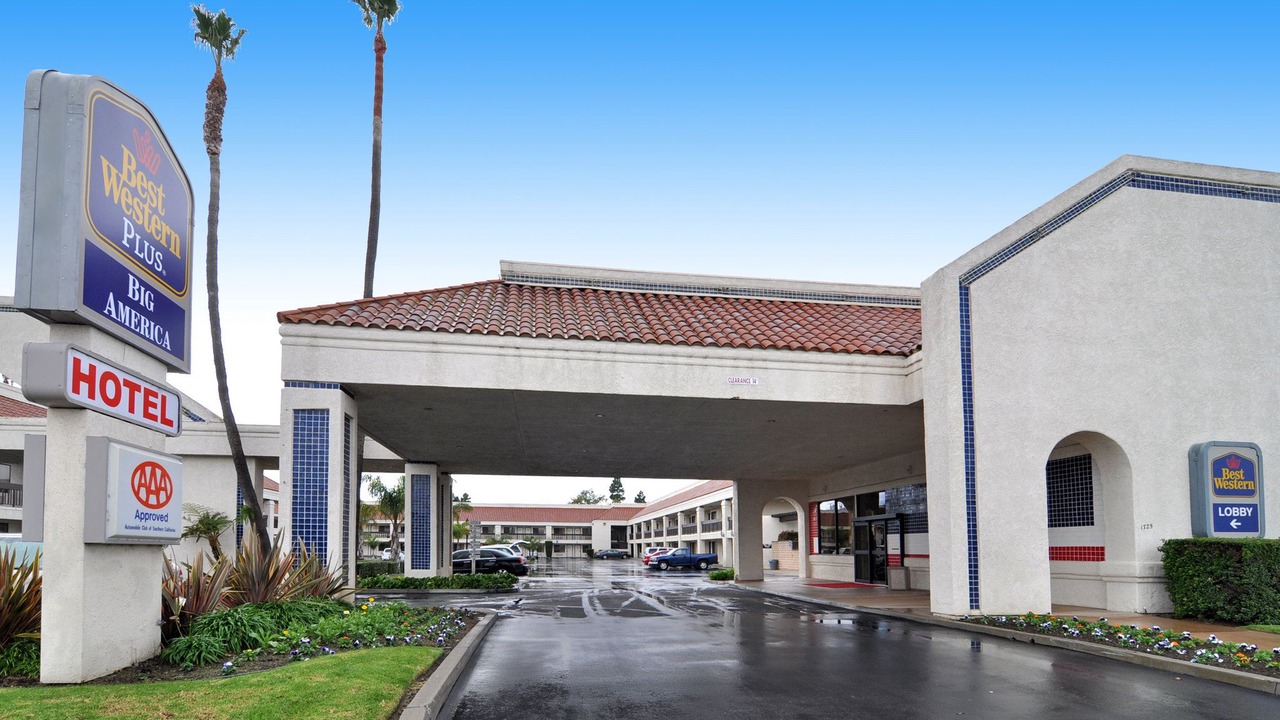 Photo of Buildings in Santa Maria