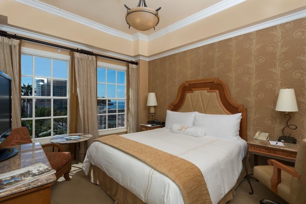 Photo of Bedroom in Village of La Jolla