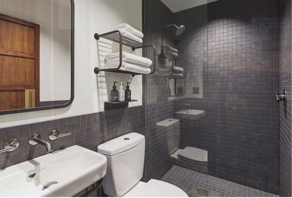 Photo of Bathroom in Old Town Chinatown