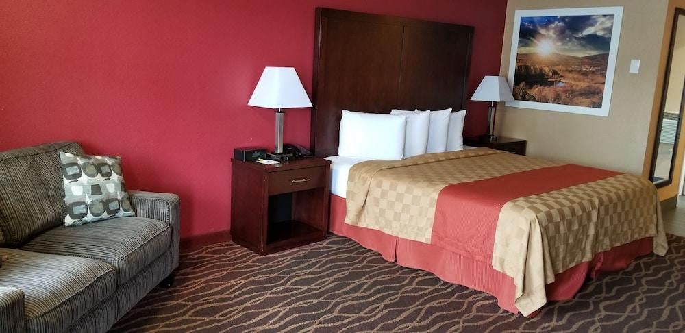 Photo of Bedroom in Roseburg