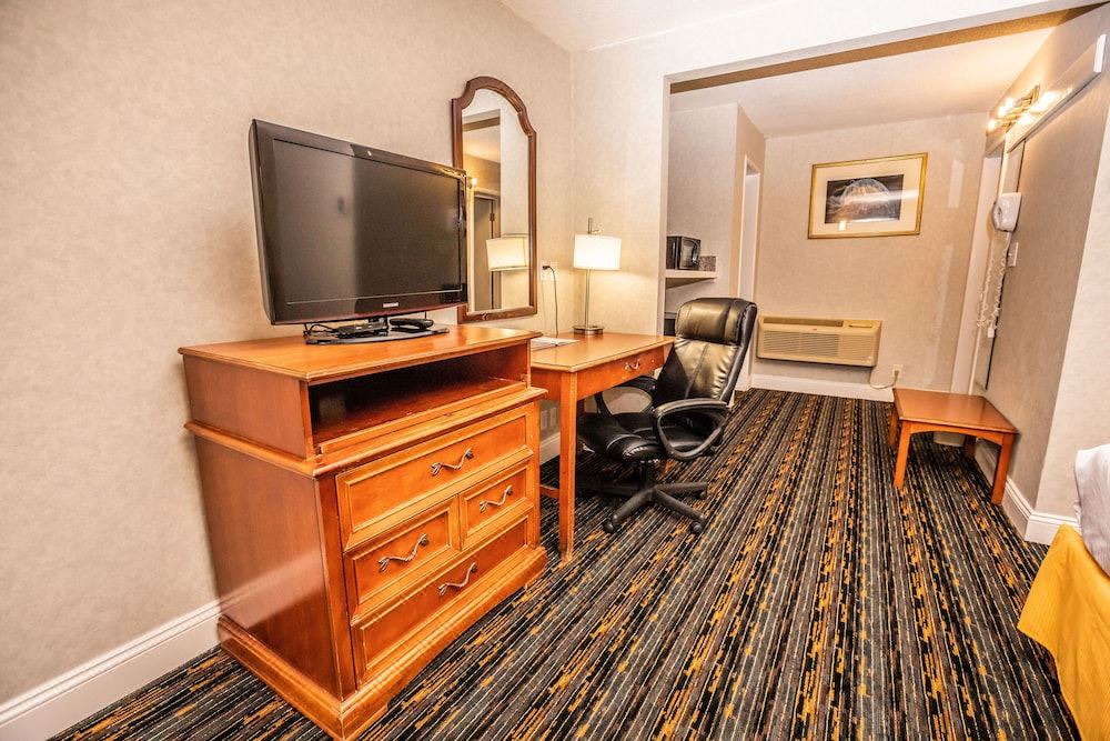 Photo of Livingroom in Munras Avenue