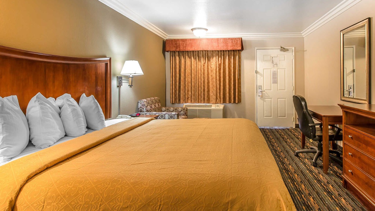 Photo of Bedroom in Lake Elsinore